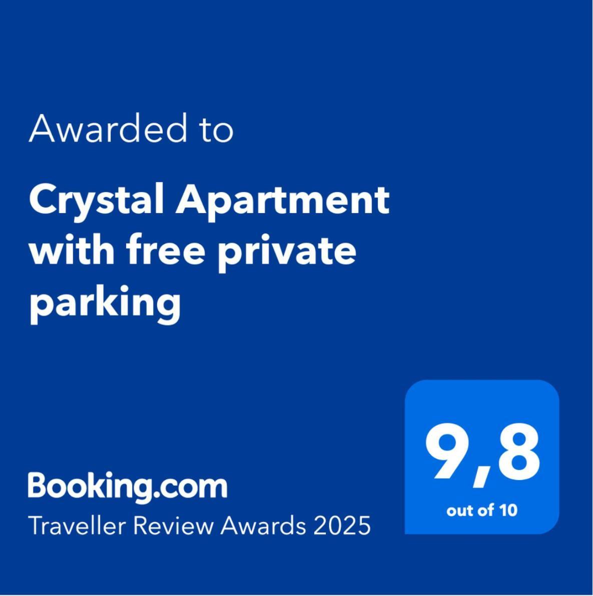 Crystal With Free Private Parking